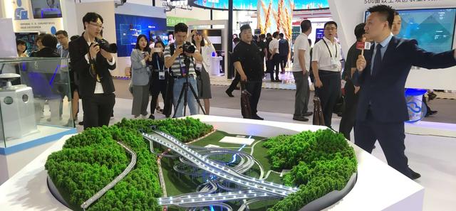 2019數(shù)博會5G+自動駕駛?cè)允侵仡^戲，寬凳科技主場亮相