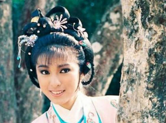 時光站細胞儲存發(fā)布會請來凍齡女神米雪，40年歲月在她身上毫無痕跡