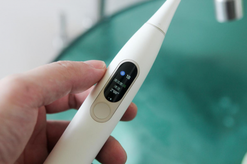 看得見的凈白！體驗(yàn)小米有品眾籌爆款Oclean X智能觸屏電動牙刷的真智能