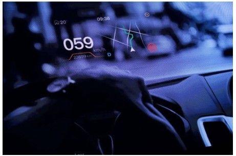 未來黑科技CEO徐俊峰：人類與無人駕駛之間，可以用“智能”HUD過渡