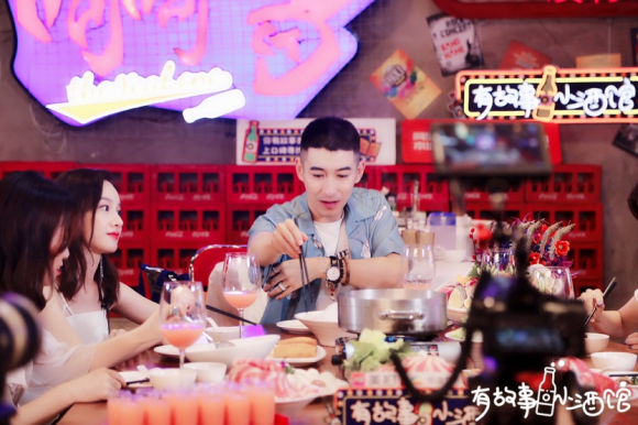 塔讀文學(xué)簽約作家純風(fēng)一度、兮浠做客有故事小酒館