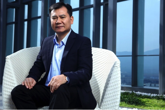 企業(yè)大而不強(qiáng)難題如何破？張近東這樣回答