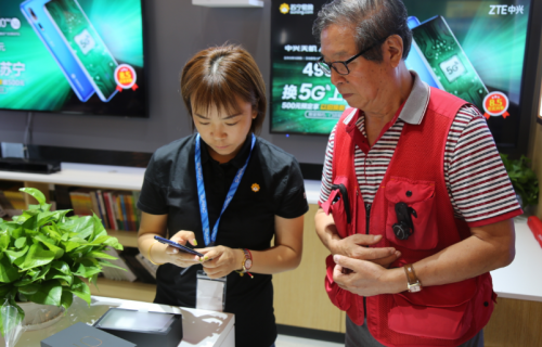 為了5G手機(jī)第一人，蘇寧京東這是有多拼？