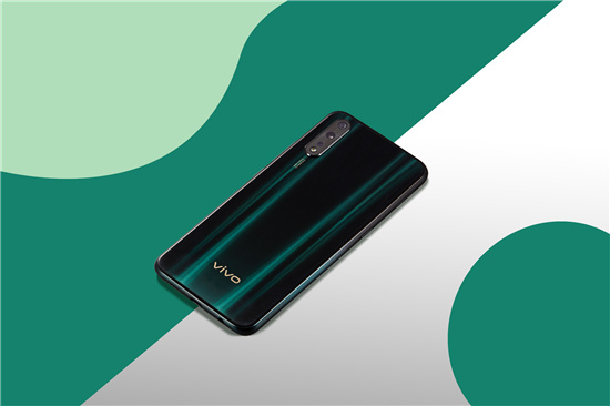 旗艦級配置全面實(shí)力 vivo Z5首銷勇奪電商銷量冠軍