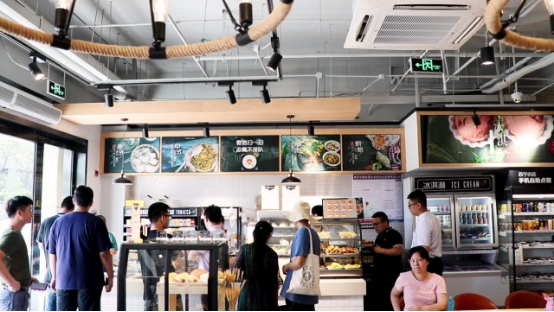 與小小體驗員共度美好一天，央視《品牌故事》眼里的蘇寧小店