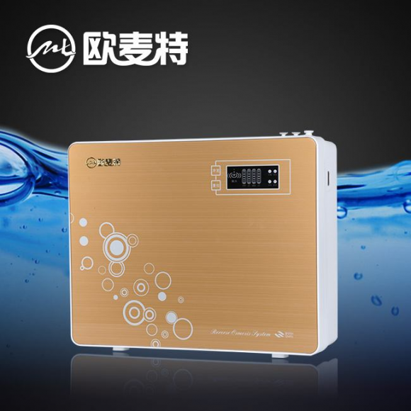 凈水器打開水龍頭就能喝水嗎？?jī)羲髌放茲h斯頓這樣說(shuō)