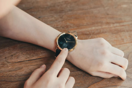 Garmin vivomove HR：這個(gè)夏天，做個(gè)“顏值表”！