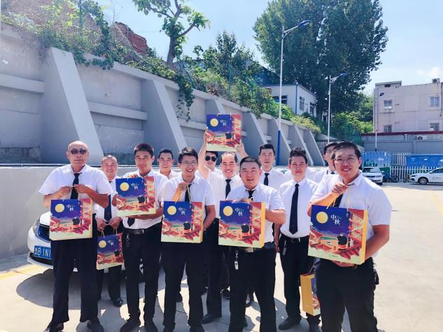 白襯衫、定制月餅，曹操出行司機(jī)不一樣的中秋好禮
