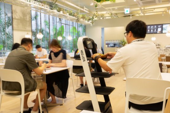 布局全國(guó)，走向世界，送餐機(jī)器人給餐飲行業(yè)帶來多大改變？