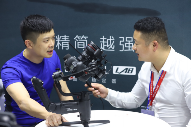 智云穩(wěn)定器：創(chuàng)造者，靜觀其變等風(fēng)來(lái)