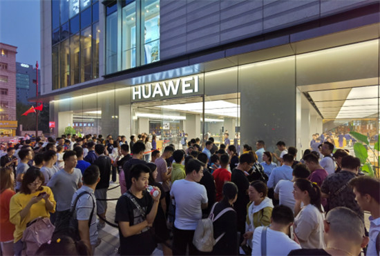 華為Mate30系列首銷火爆，徠卡電影四攝吸睛圈粉