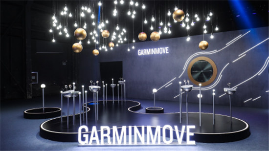 獨一有二，迪麗熱巴優(yōu)雅出席2019GARMIN佳明北京智能腕表新品發(fā)布會