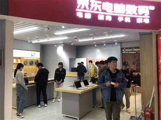 小縣城的大生意經(jīng)，看河南鞏義90后店長如何玩轉(zhuǎn)新式線下零售