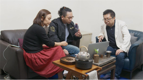 傳統(tǒng)文化結(jié)合人機互動，看國博韓天衡藝術(shù)展上“萬毫齊力”