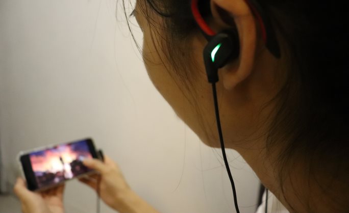 玩手游怎樣缺少一款專業(yè)的神器？倍思C18游戲耳機體驗
