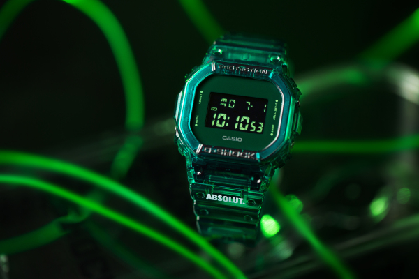 潮流入喉！G-SHOCK X ABSOLUT絕對伏特加聯(lián)名款破界來襲