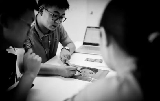 AI巨頭背后的企業(yè)，云測(cè)數(shù)據(jù)緣何成為行業(yè)“硬核英雄”