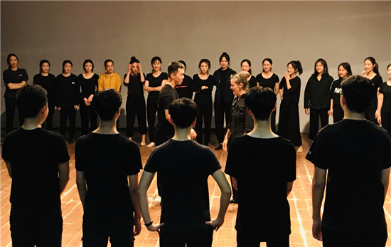 舞蹈留學(xué)名校三一拉邦與AAE國際藝術(shù)教育達(dá)成官方合作！