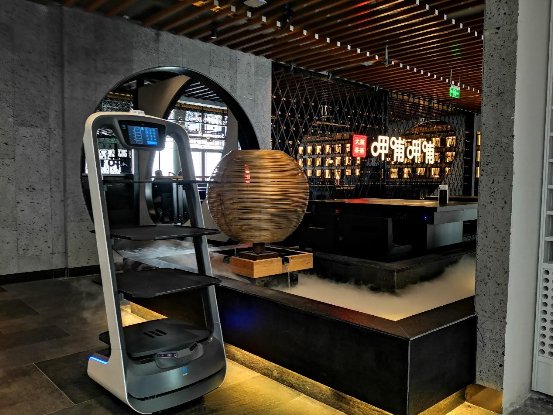 用餐飲機(jī)器人喚醒品牌活力，呷哺呷哺上市5年如何保持“常青”