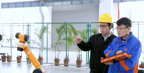 TUV南德mCom ONE服務落地中國，幫助企業(yè)“跨越山峰”推進工業(yè)4.0