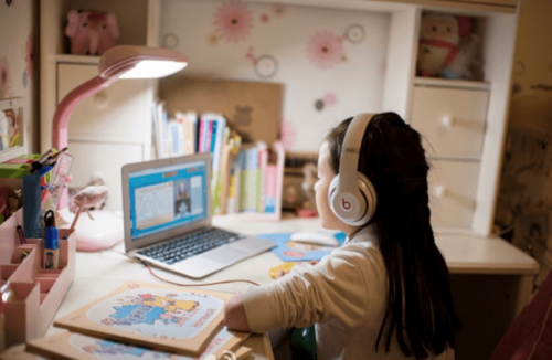 不到四年，VIPKID迅速崛起成教育行業(yè)領(lǐng)頭羊