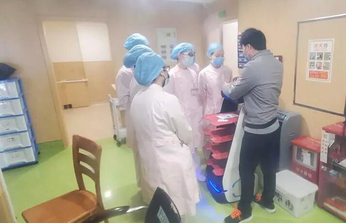 擎朗送餐機器人今日馳援7家醫(yī)院，3個集中隔離點