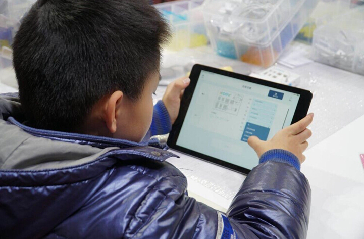 青少年人工智能教育成熱點，KOOV持續(xù)助推“教育信息化”