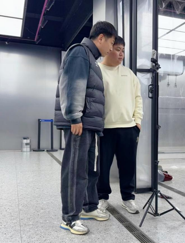 火了！90后小伙如何巧借新能源，打造首月?tīng)I(yíng)收30萬(wàn)的網(wǎng)紅店？