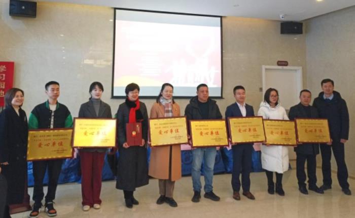 “益”路守護，“警”彩綻放！益禾堂爭做中國警民的暖心后盾
