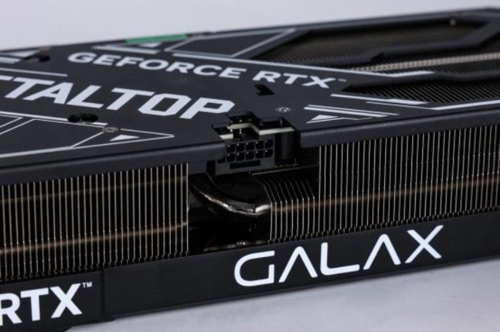支持DLSS4，影馳 RTX 5080 金屬大師OC評測