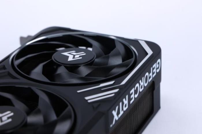 支持DLSS4，影馳 RTX 5080 金屬大師OC評測