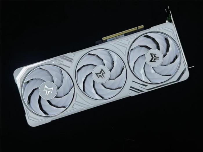 影馳 GeForce RTX 5070 Ti 金屬大師 OC評(píng)測(cè)：DLSS 4超強(qiáng)發(fā)揮