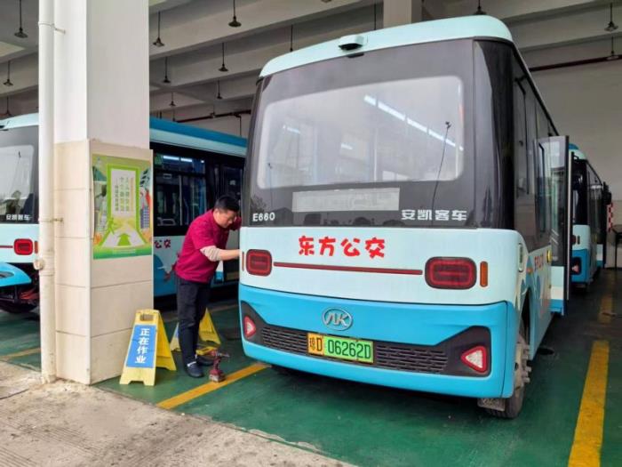 中國智造再擔(dān)重任！安凱客車實力護(hù)航博鰲亞洲論壇
