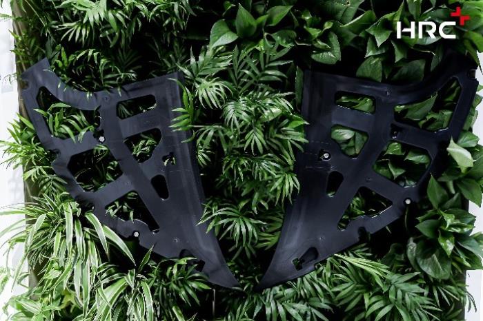 以材料點亮出行科技，HRC攜先進復(fù)材產(chǎn)品矩陣耀動2025上海車展