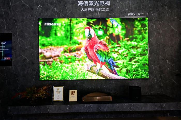 客廳秒變私人影院？520看這臺激光電視如何實現(xiàn)“電影院具象化”
