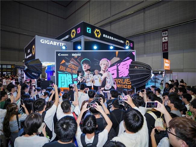 BW2025雕宅首日狂歡，技嘉AORUS夢想主場引爆電競狂潮