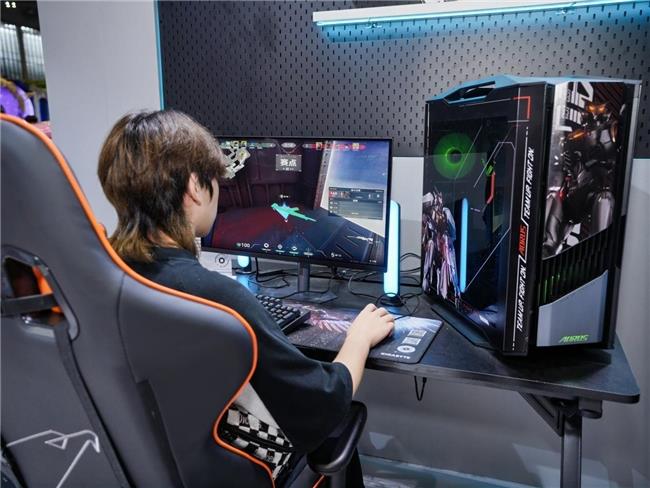 BW2025雕宅首日狂歡，技嘉AORUS夢想主場引爆電競狂潮