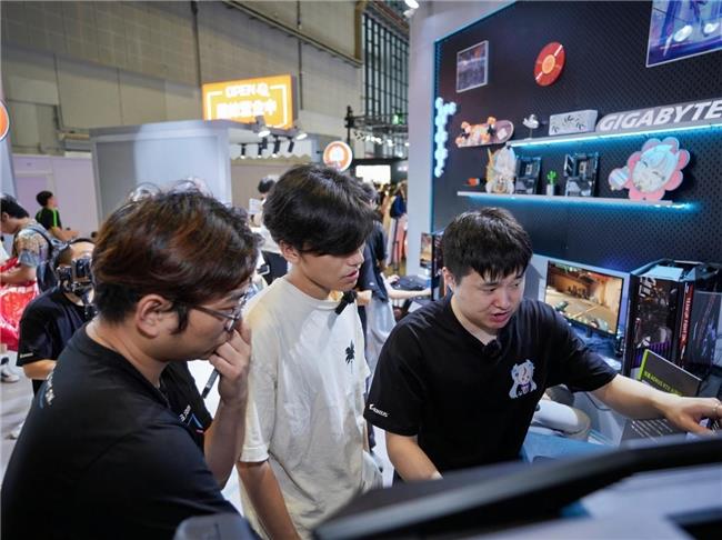 BW2025雕宅首日狂歡，技嘉AORUS夢想主場引爆電競狂潮
