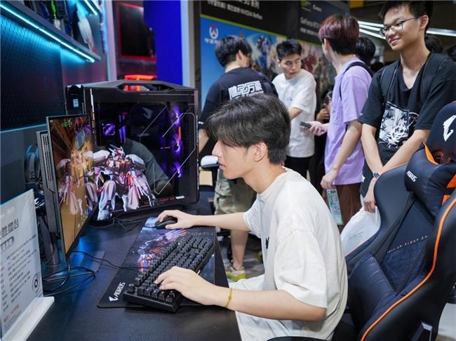 BW2025雕宅首日狂歡，技嘉AORUS夢想主場引爆電競狂潮