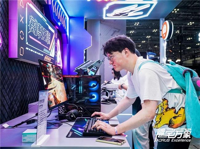 BW2025技嘉AORUS戰(zhàn)力全開，次元突破！硬核電競(jìng)引爆文化狂潮