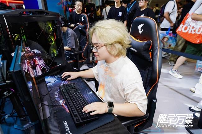BW2025技嘉AORUS戰(zhàn)力全開，次元突破！硬核電競(jìng)引爆文化狂潮