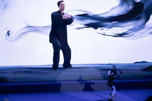 星辰聚智·才啟未來：2025世界人工智能大會(huì)中國電信發(fā)布系列前沿能力及AI產(chǎn)品